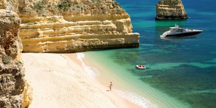 A beach for two - couples