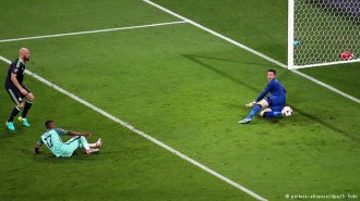 Euro 2016 Portugal vs Wales Nani Tor